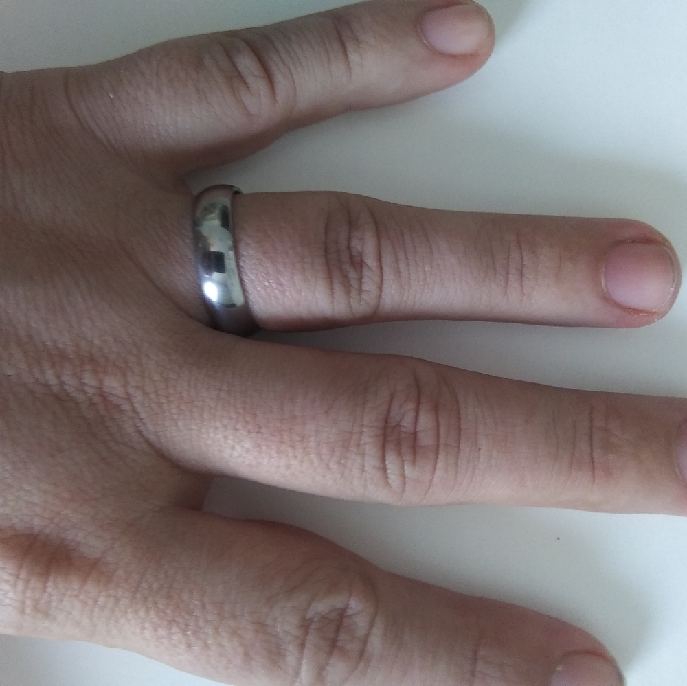 Silver Ring - Picture 4 of 4